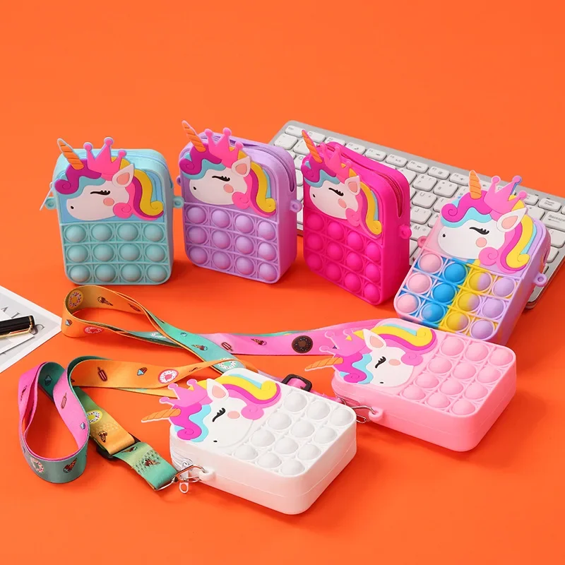 Magical Color-Changing Unicorn - Mini Backpack Purse のレビューと価格