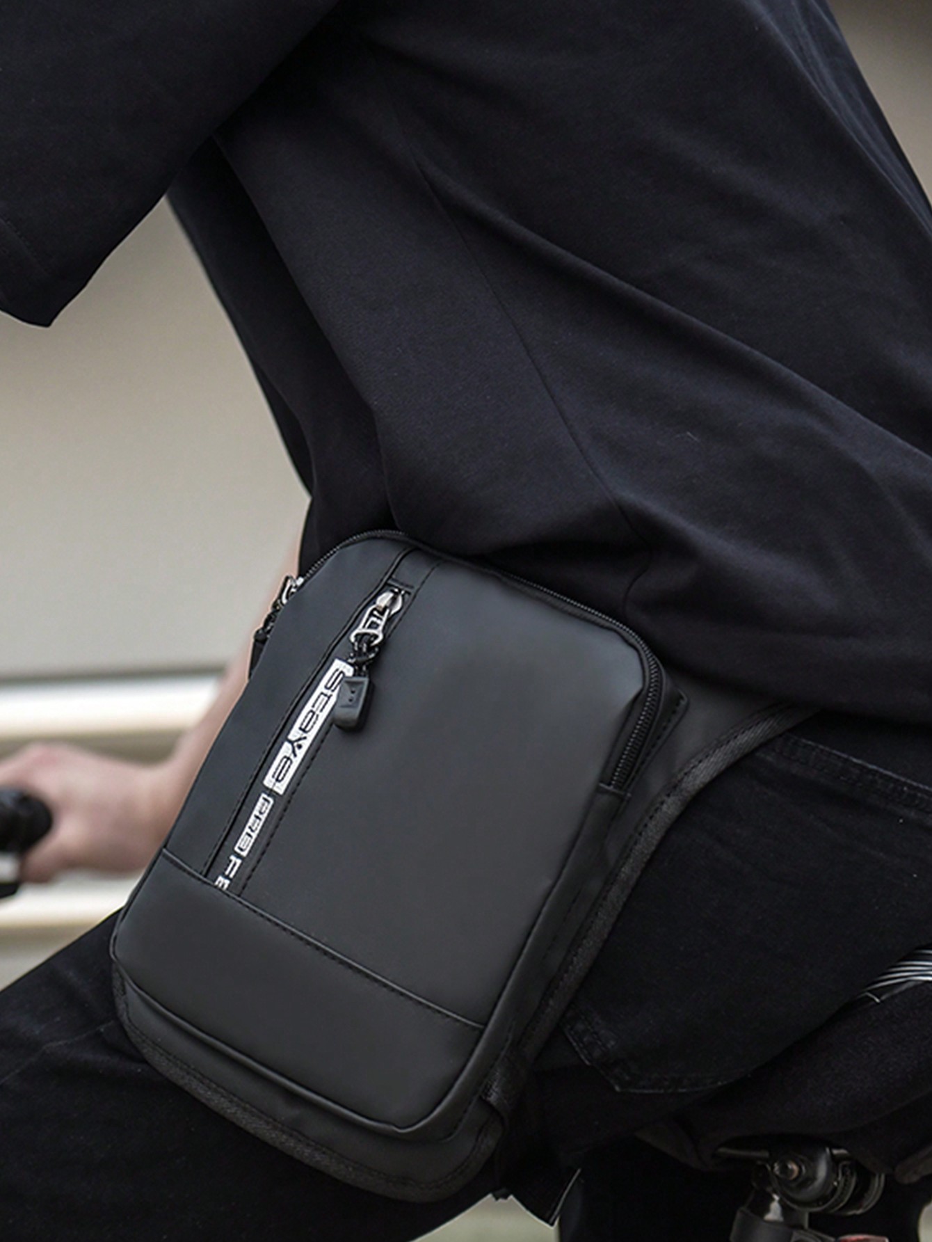 Leg Bag Fanny Pack Shoulder Sa - Sling Backpack Shoulder のレビューと価格